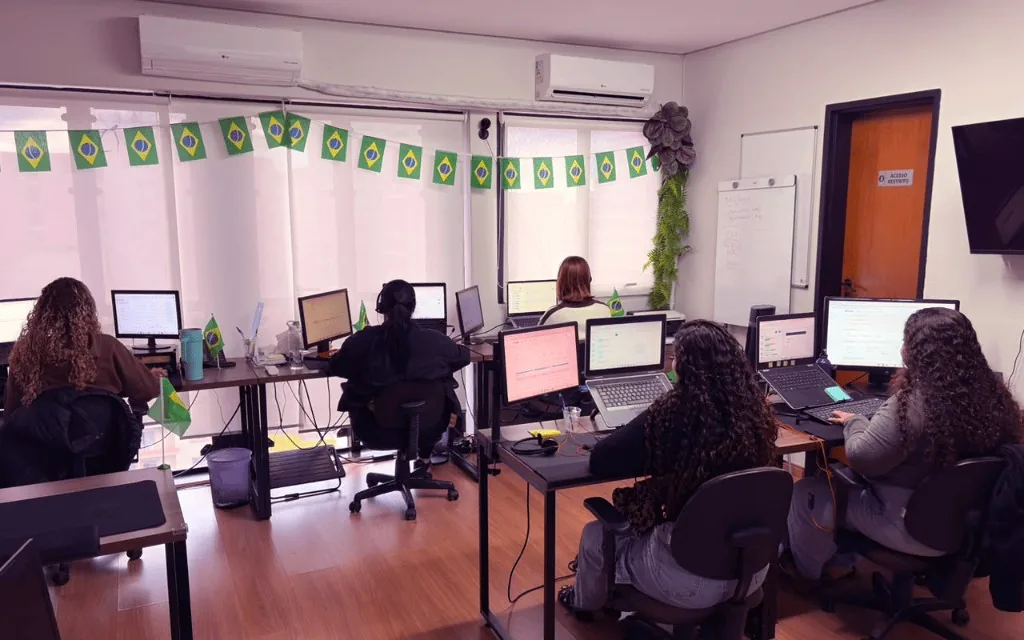 Equipe da Finadi no escritório em Ribeirão Preto